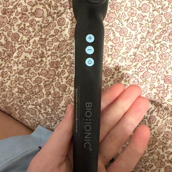 Bio Ionic Black Hair Styling Tool - Picture 2 of 4